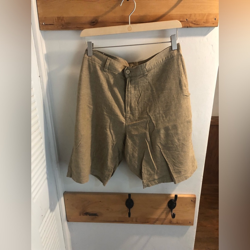 Men’s Patagonia organic hemp and cotton shorts, 10” inseam.